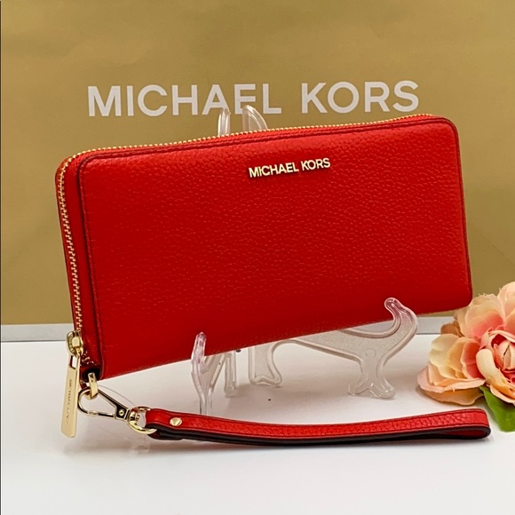 MICHAEL KORS LARGE TRAVEL CONTINENTAL DARK SANGRIA - Picture 1 of 16